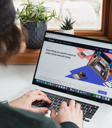 roberto-cortese-ejhjSZKTeeg-unsplash